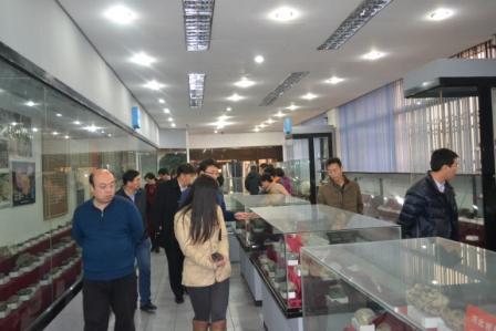 与会老师参观木瓜视频
地质博物馆.JPG